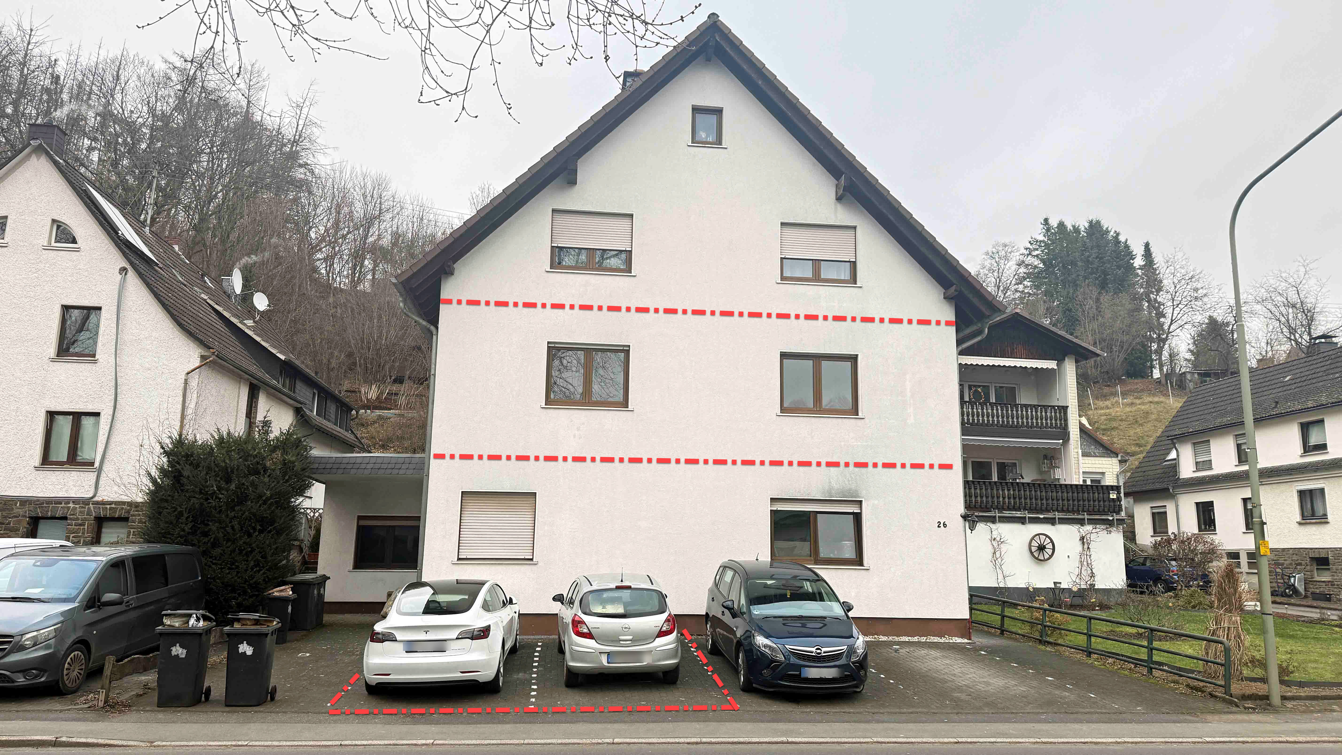 Morsbach: Gepflegte 4-Zimmer-Eigentumswohnung mit 2 Parkplätzen, Parkplätze direkt am Haus